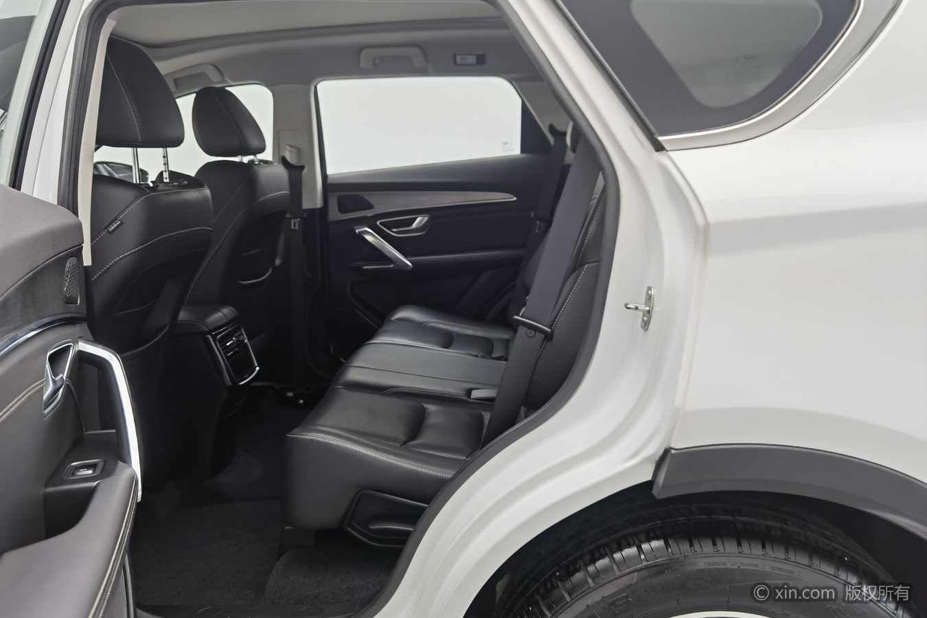 Jetour X70 PLUS 2021 car image #16