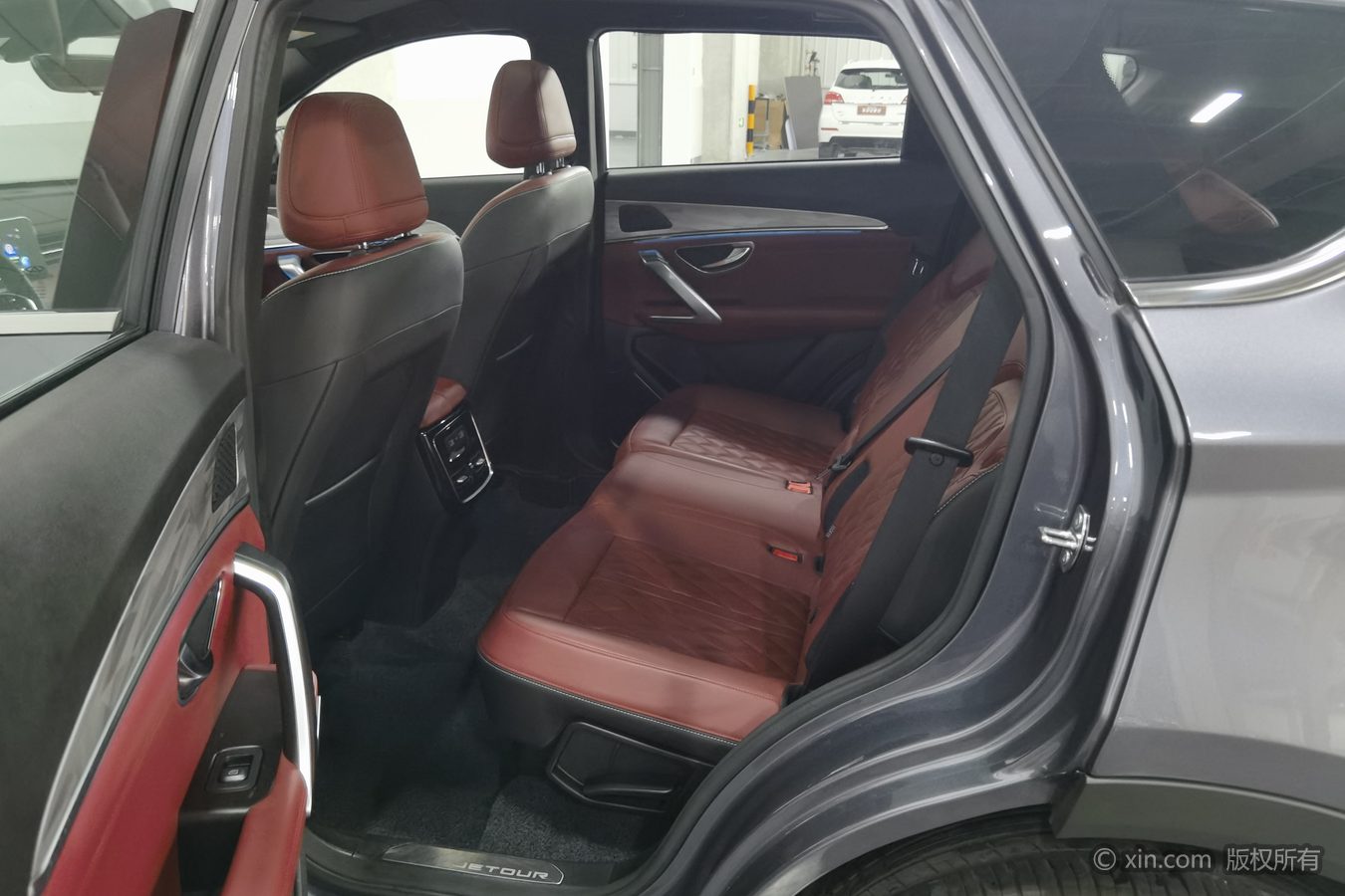 Jetour X70 PLUS 2024 car image #16