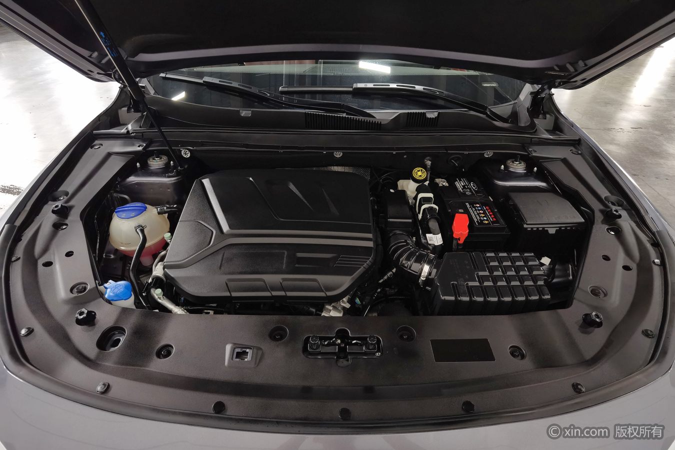 Jetour X70 PLUS 2024 car image #18