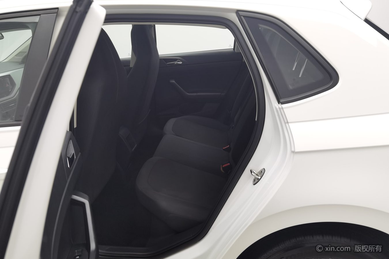 Volkswagen Polo 2022 car image #16