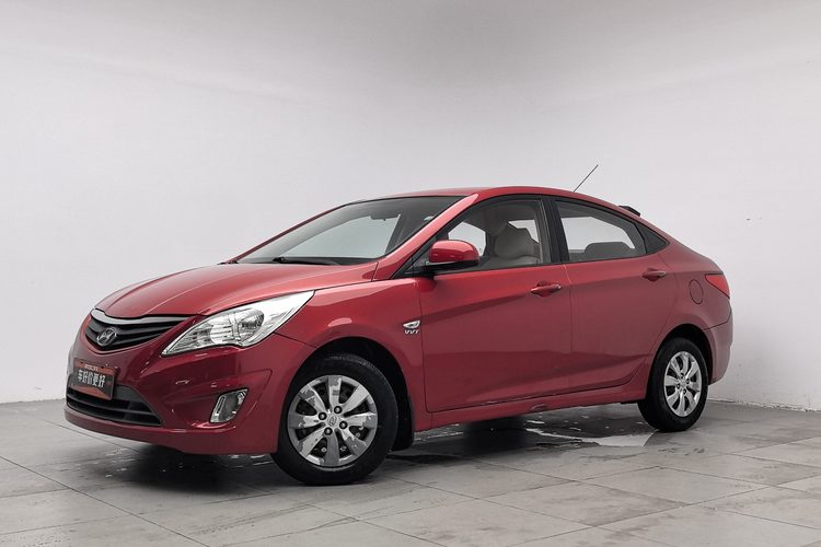Hyundai Reina 2013 Hyundai Reina 2013 car image