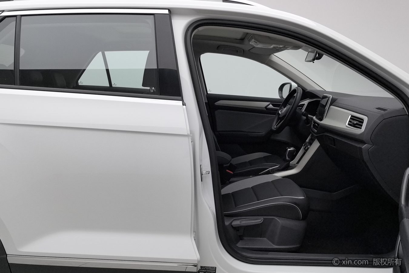 Volkswagen T-Roc 2025 car image #24