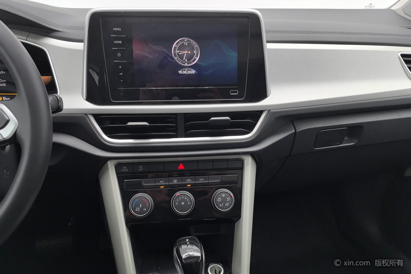 Volkswagen T-Roc 2025 car image #13