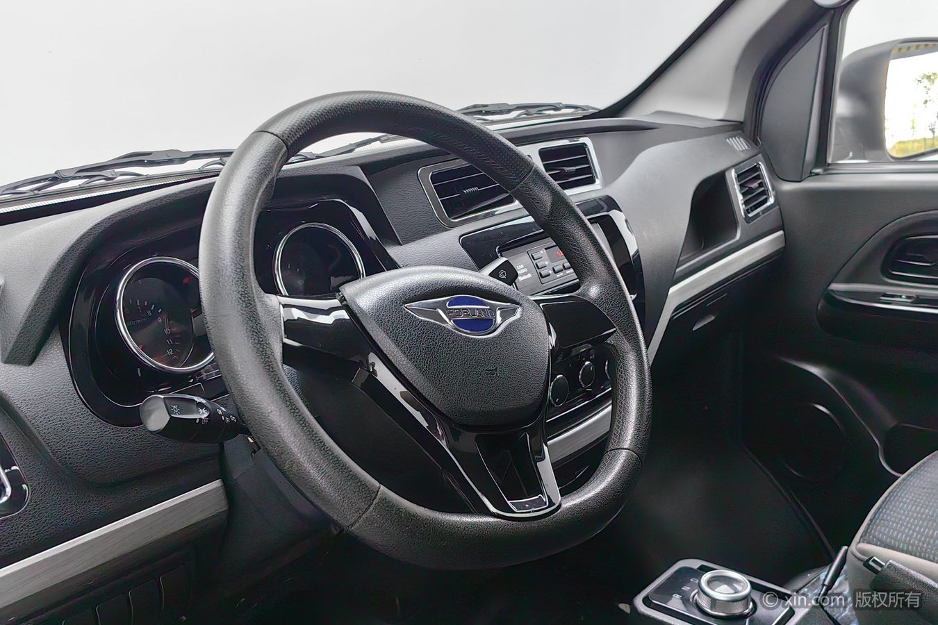 2025 car image #11
