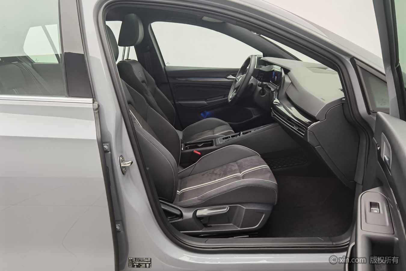 Volkswagen Golf 2024 car image #24