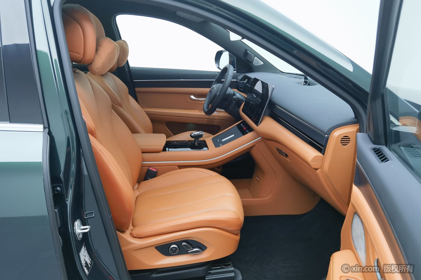 2025 car image #24