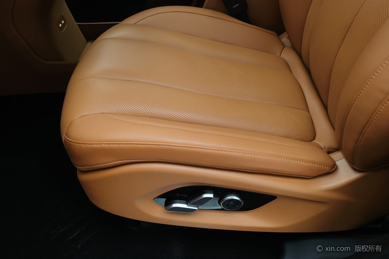 2025 car image #21