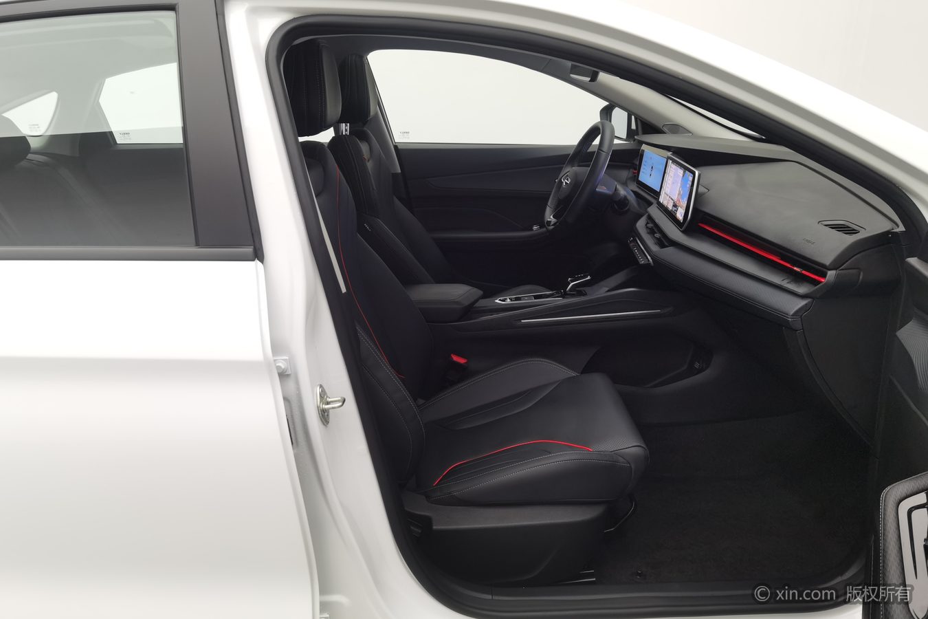 GEELY Binray 2025 car image #24