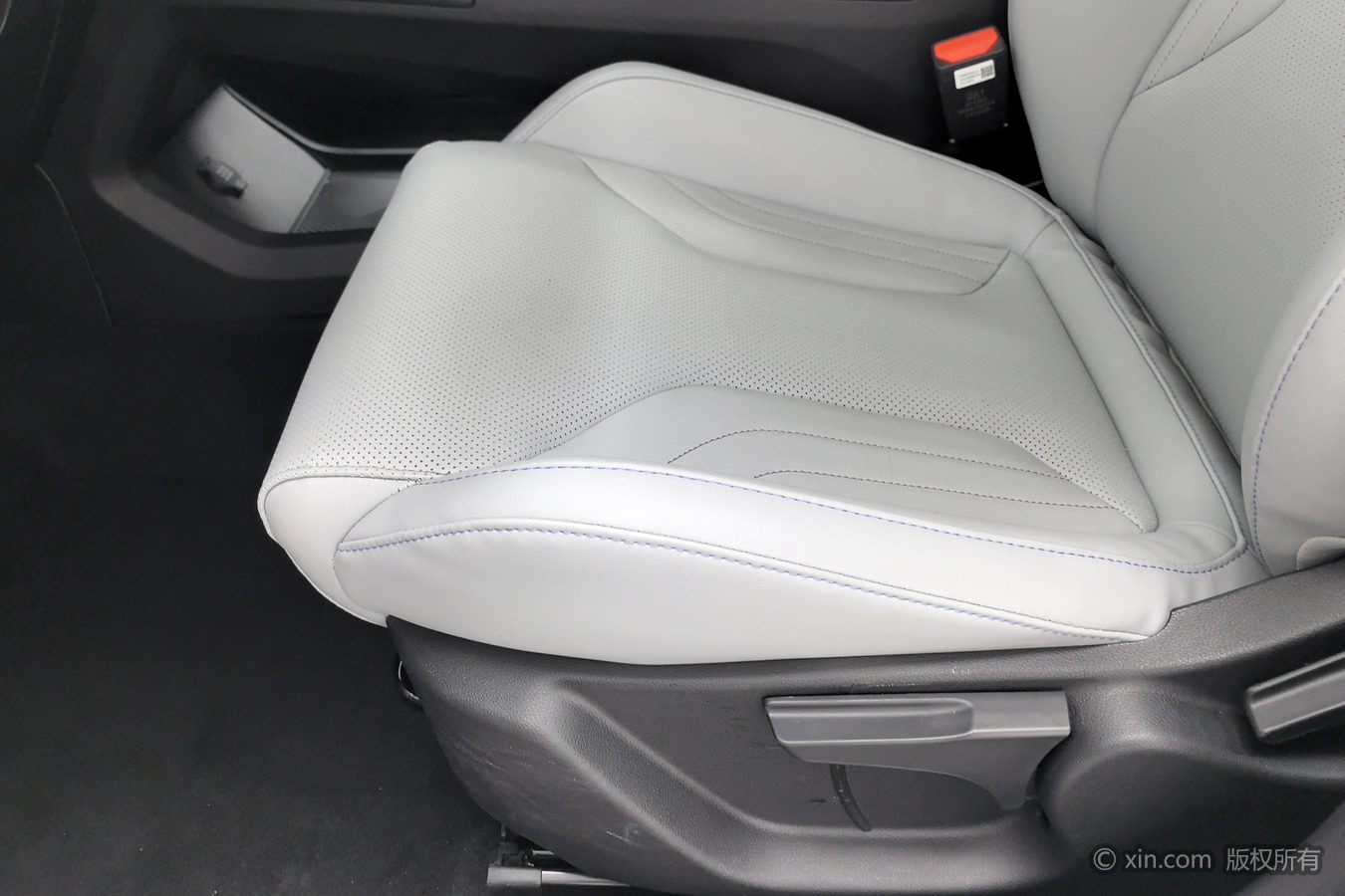 GEELY Coolray 2025 #21 GEELY Coolray 2025 car image #21