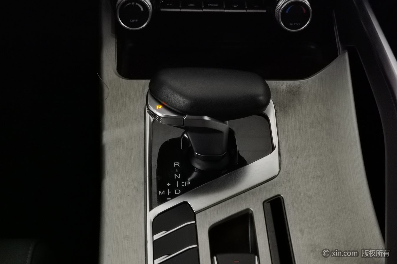 GEELY Coolray 2024 car image #14