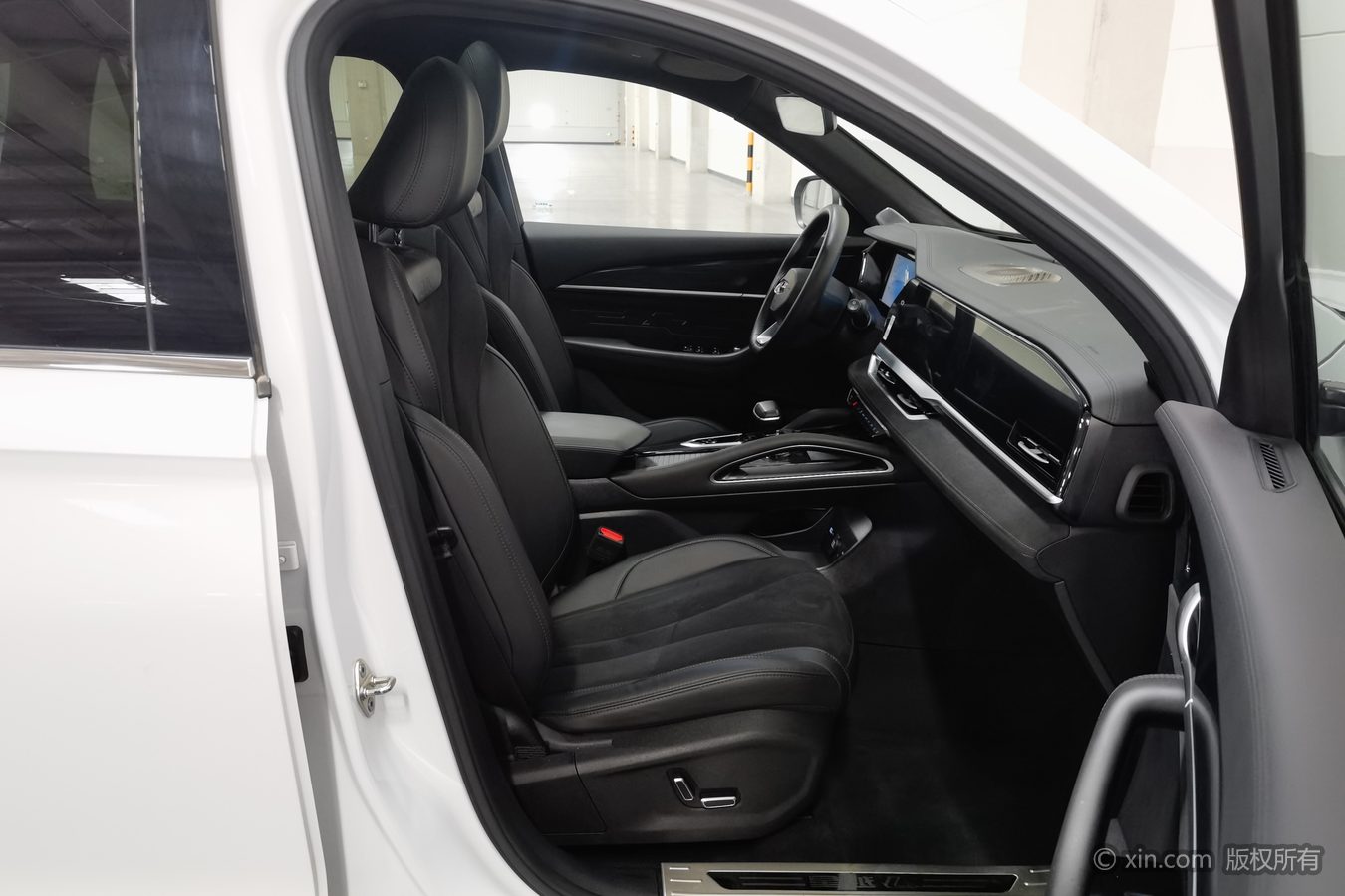 GEELY Monjaro 2024 car image #24