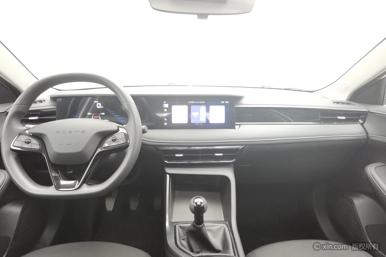 Roewe i5 2024 car image #12