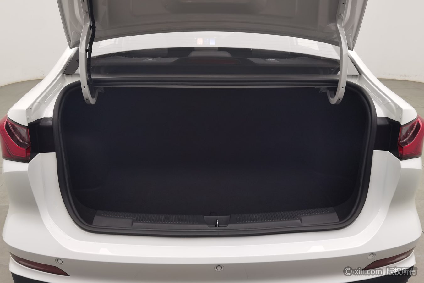 Roewe i5 2024 car image #17