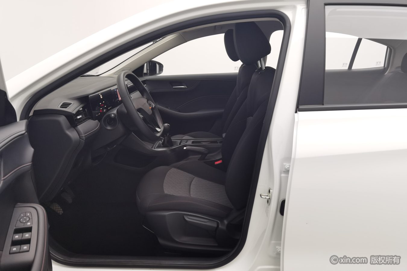Roewe i5 2024 car image #10