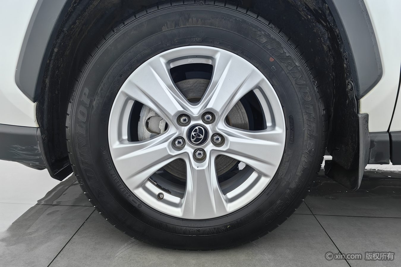 Toyota RAV4 2025 imagen de coche #7