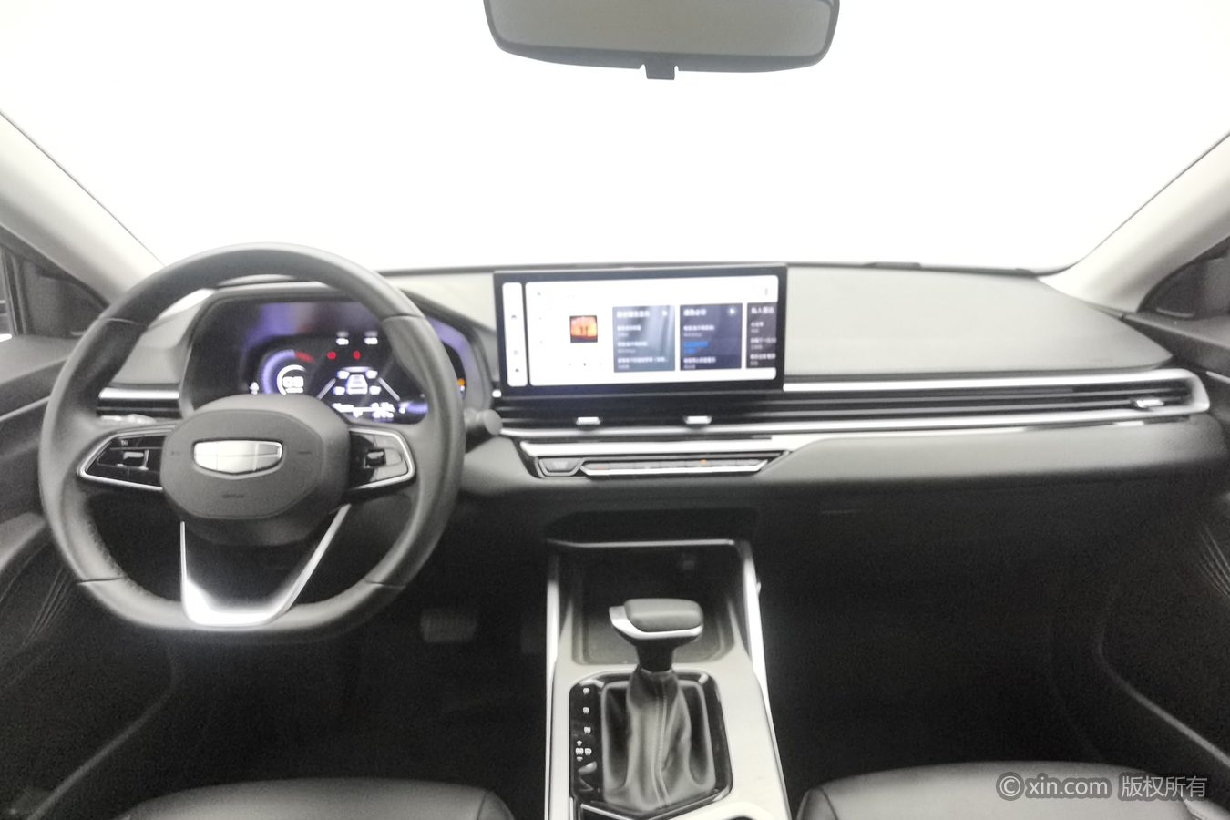GEELY Emgrand 2025 صورة سيارة #12