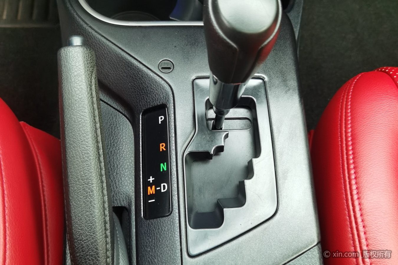 Toyota RAV4 2019 #14 Toyota RAV4 2019 car image #14