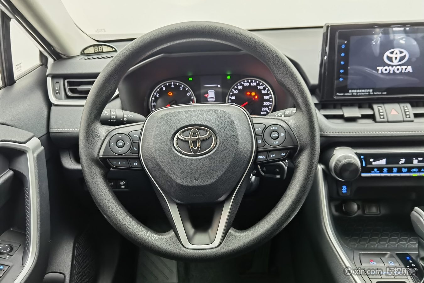 Toyota RAV4 2023 car image #11