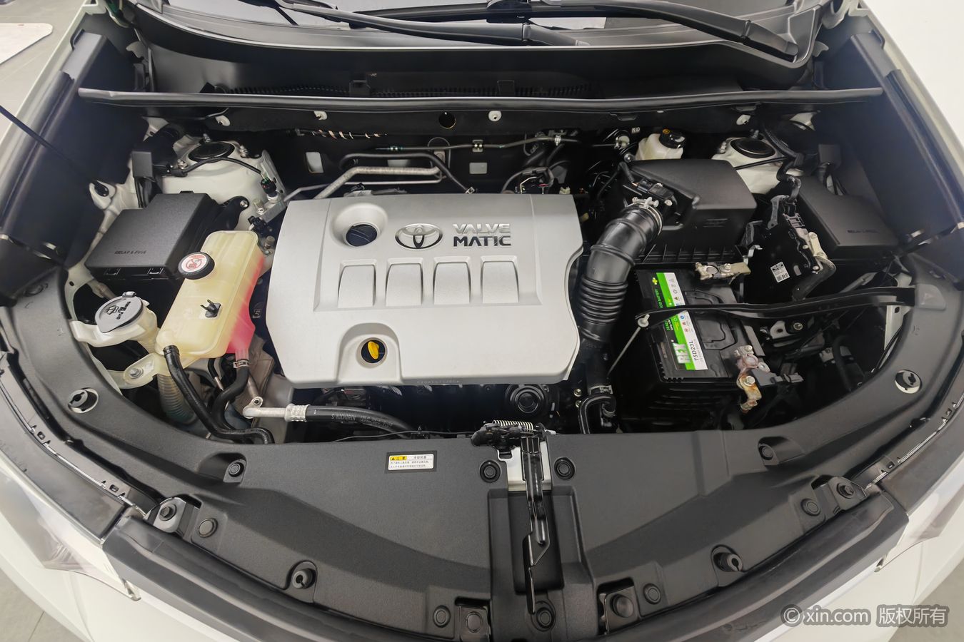 Toyota RAV4 2019 car image #18