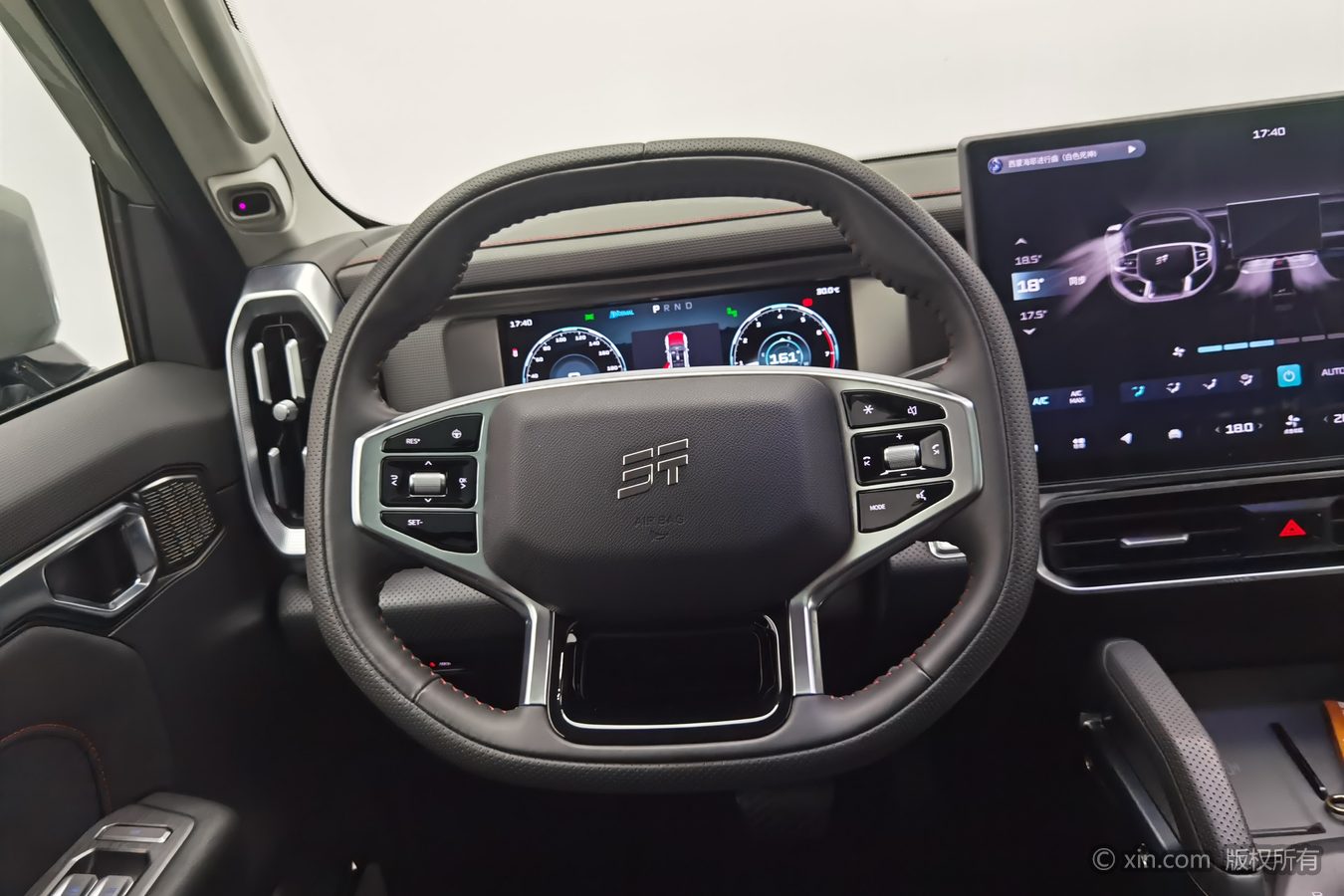 Jetour Traveller 2024 car image #11