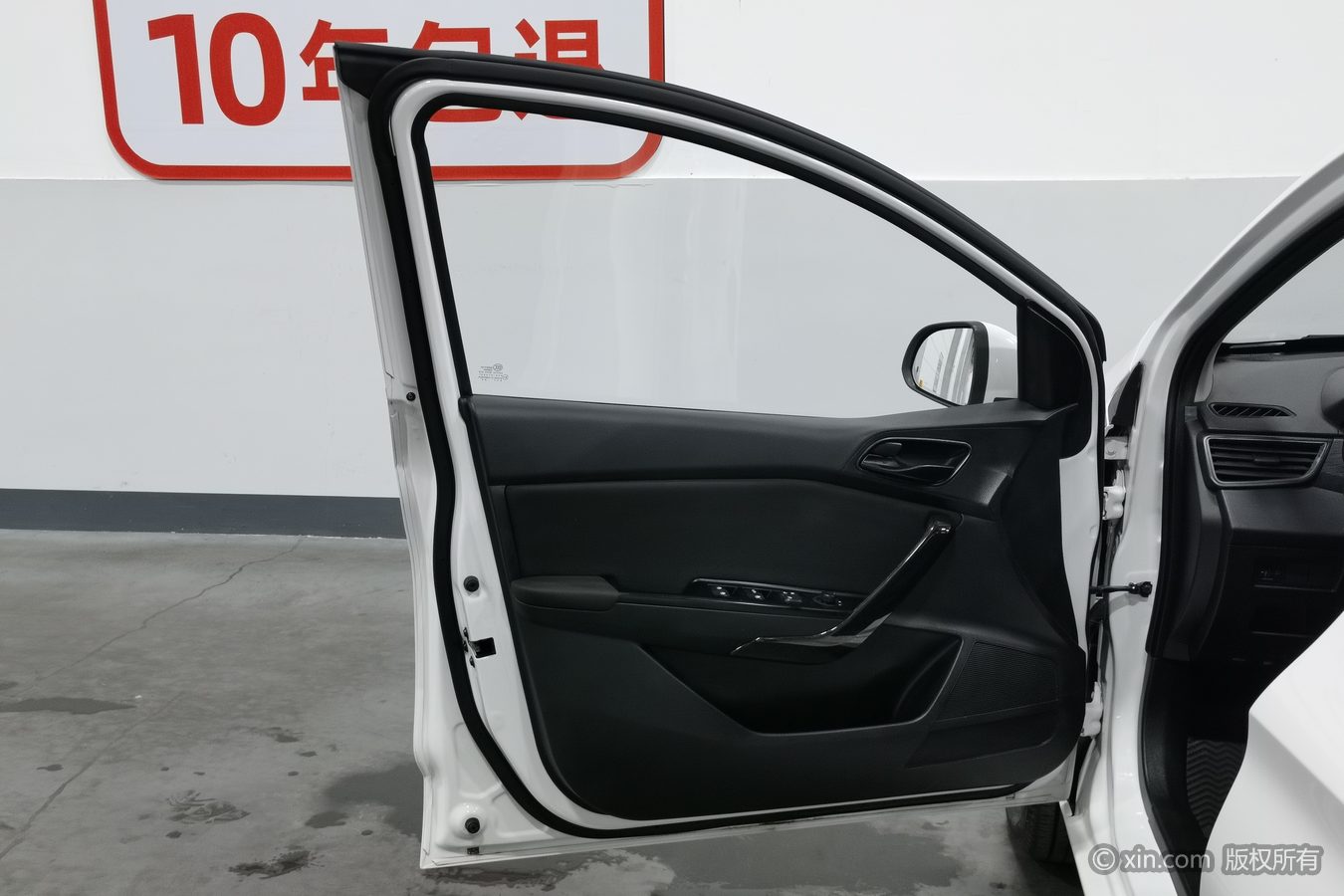 2018 #8 2018 car image #8