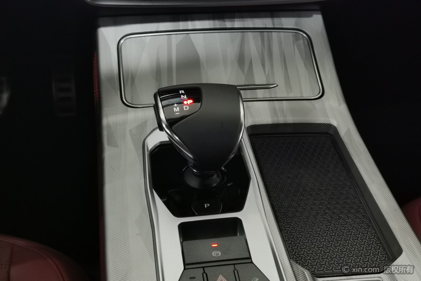 Jetour X70 PLUS 2024 car image #14