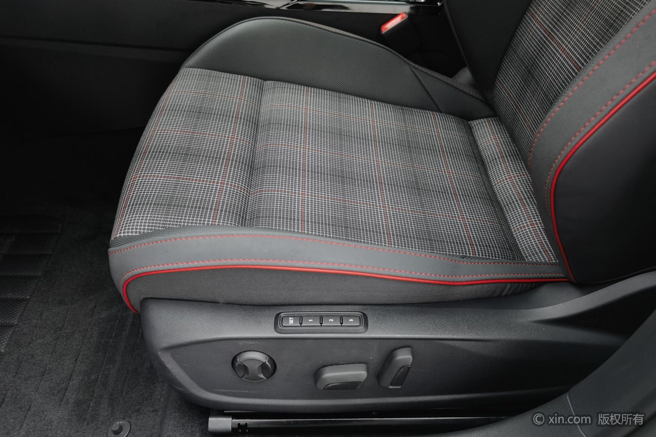Volkswagen GolfGTI 2024 #21 Volkswagen GolfGTI 2024 car image #21