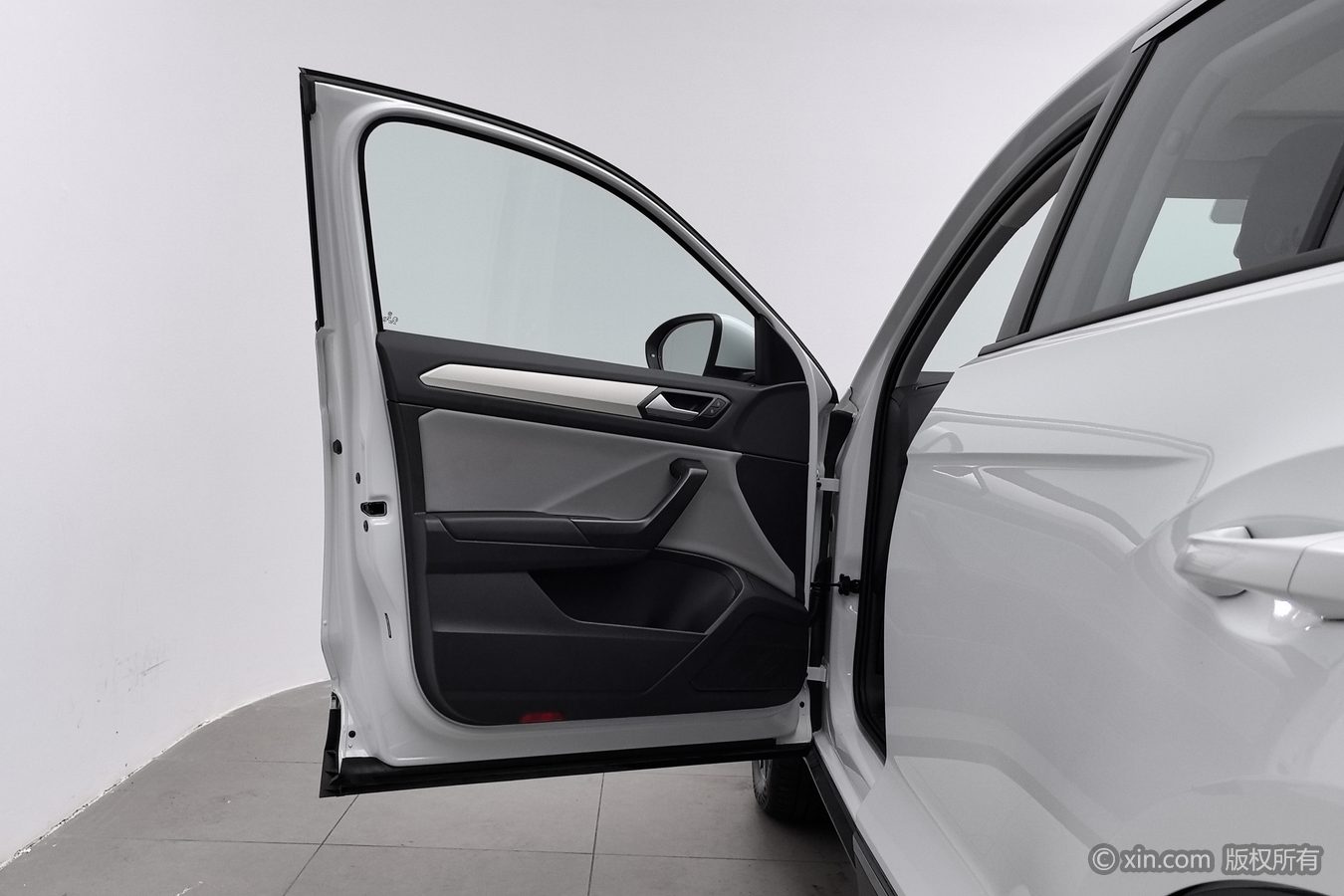 Volkswagen T-Roc 2025 car image #8
