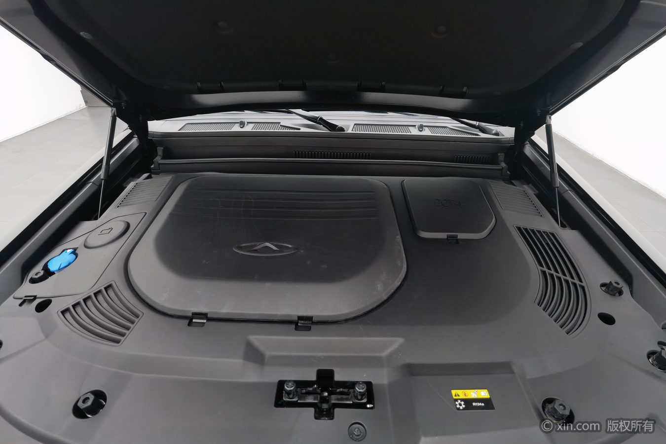 Jetour Traveller 2023 car image #18