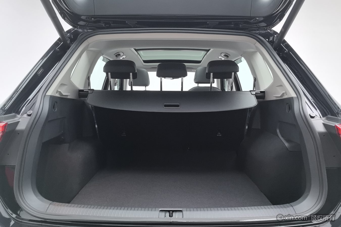Volkswagen Tiguan L 2024 car image #17