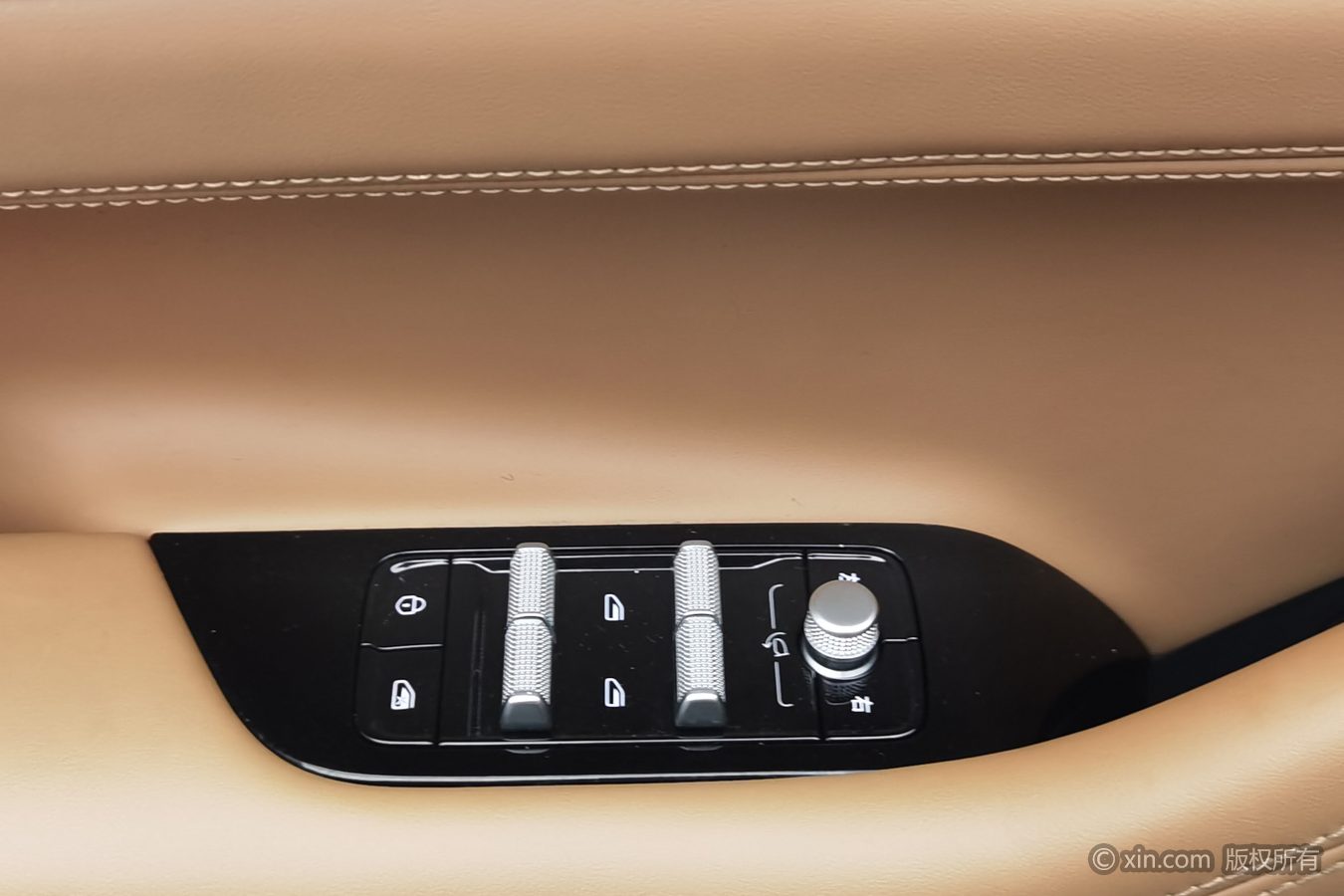 GEELY Boyue L 2025 car image #9