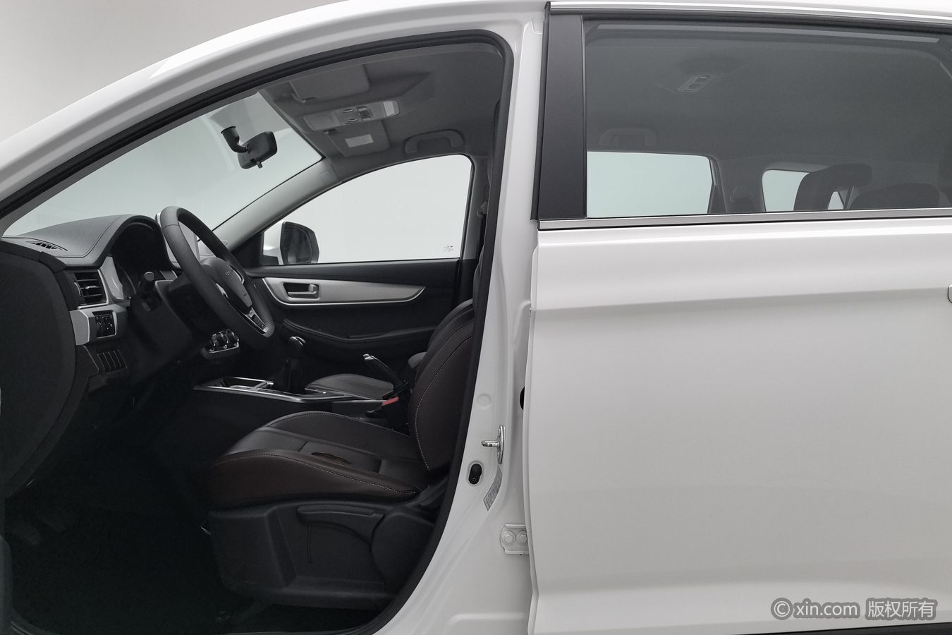 Forthing T5 2024 #10 Forthing T5 2024 изображение автомобиля #10