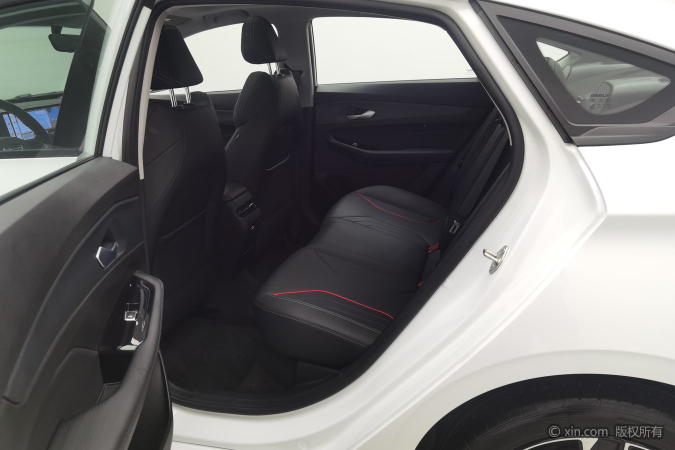 GEELY Binray 2025 car image #16