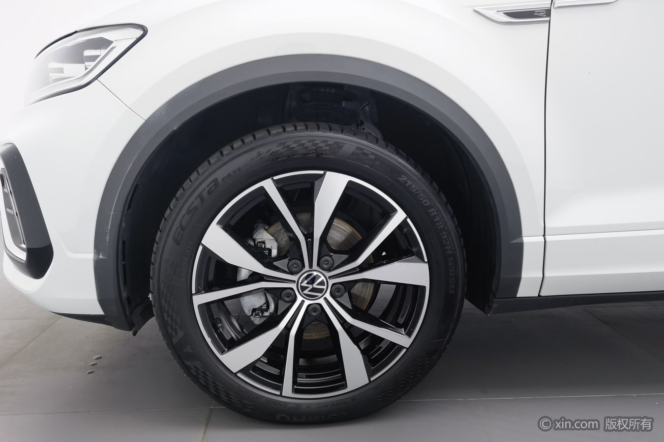 Volkswagen T-Roc 2024 car image #7