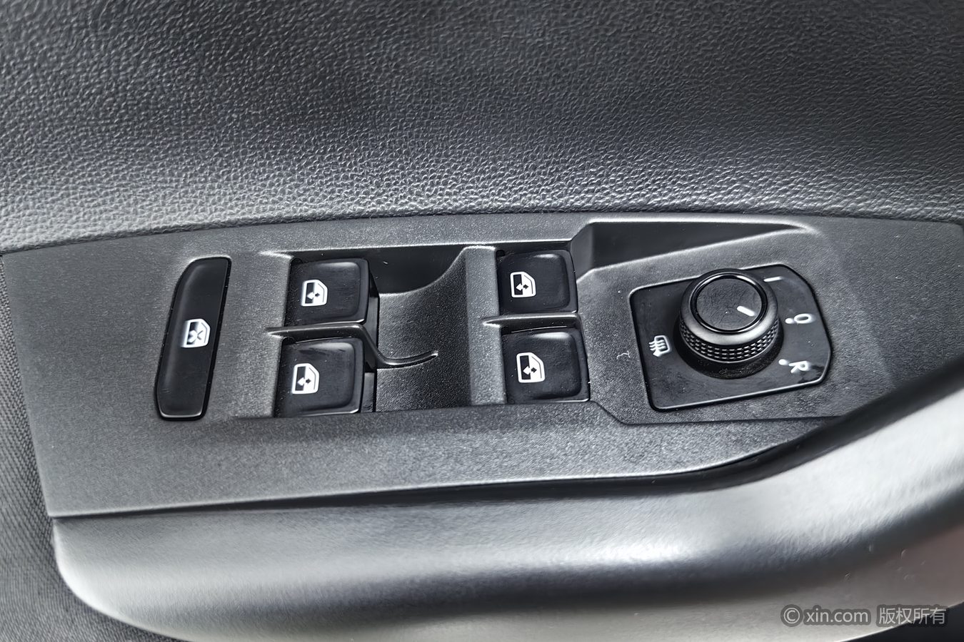 Volkswagen Polo 2023 car image #9