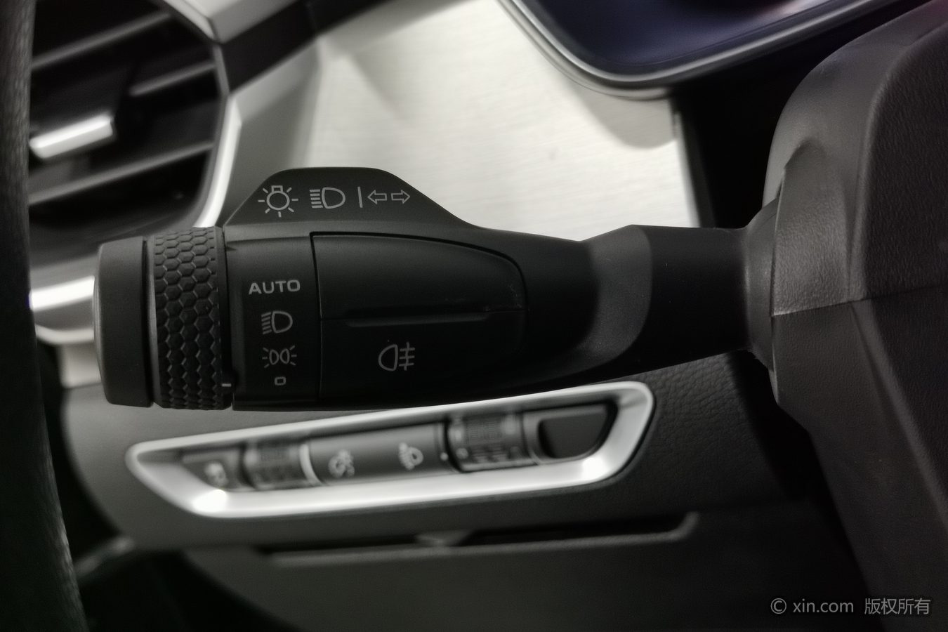 GEELY Coolray 2024 car image #22