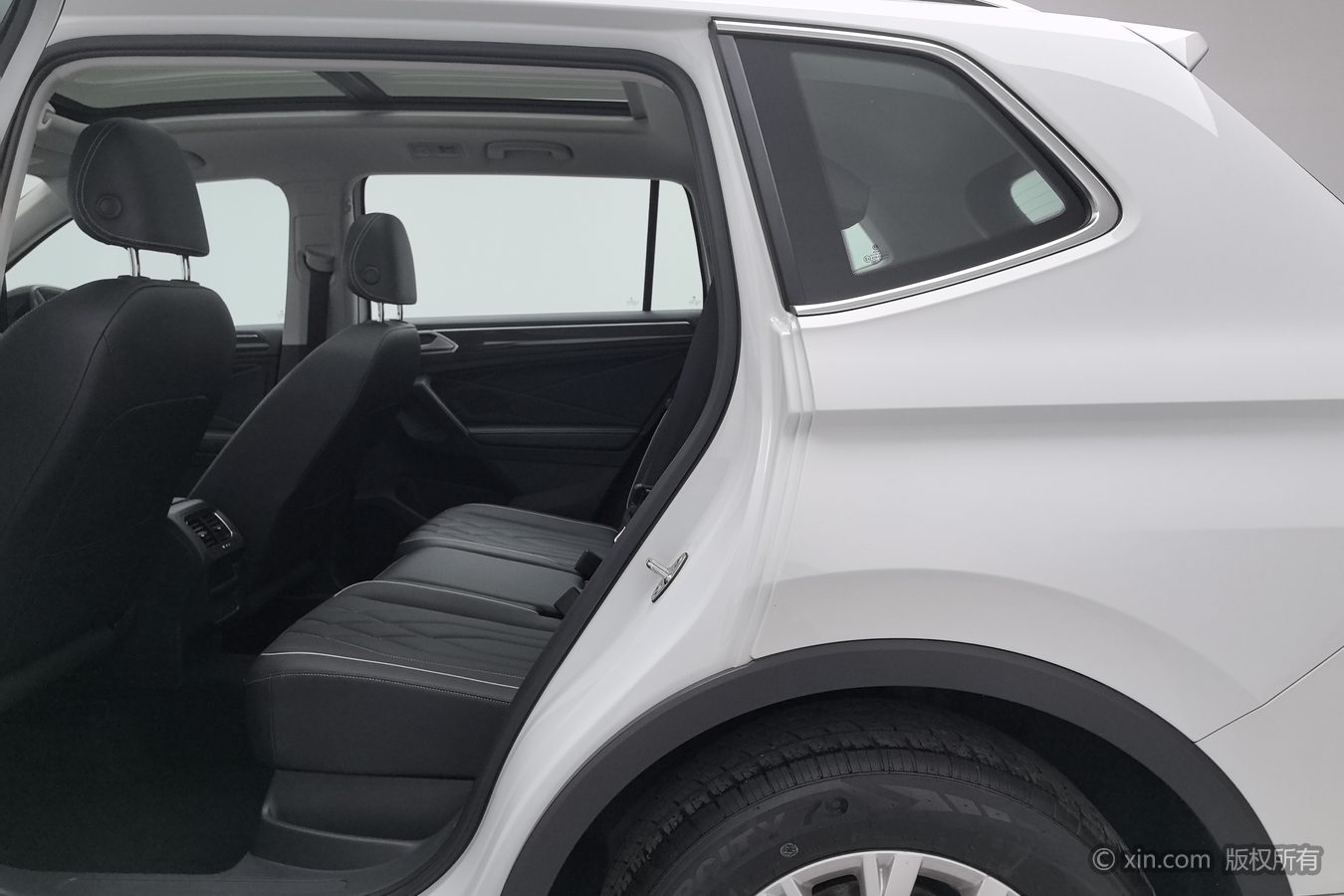Volkswagen Tiguan L 2024 #16 Volkswagen Tiguan L 2024 car image #16