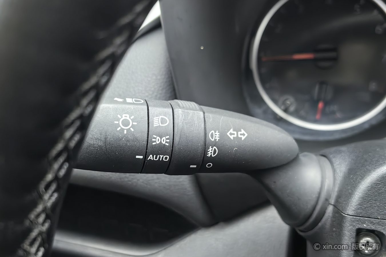 Toyota RAV4 2025 imagen de coche #22