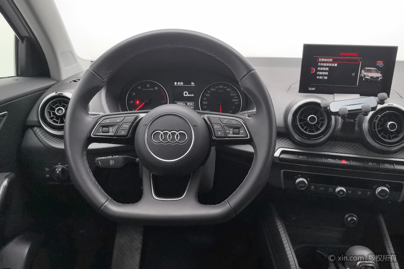 Audi Q2L 2023 #11 Audi Q2L 2023 car image #11