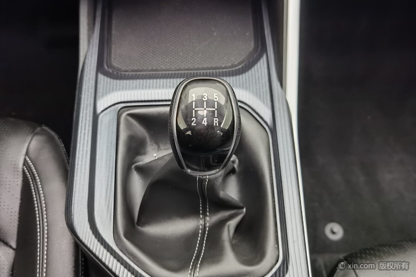 GEELY Emgrand 2023 car image #14