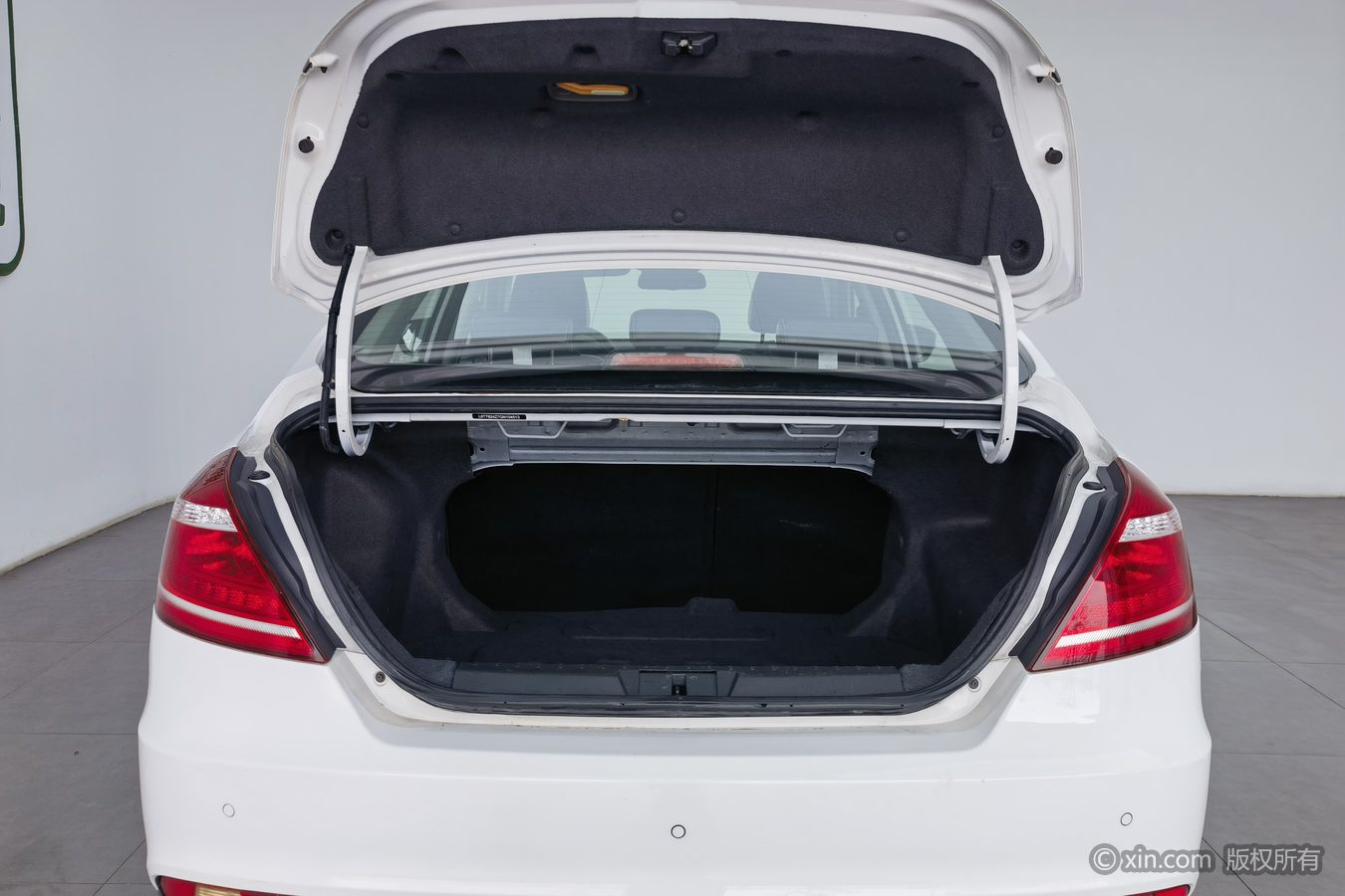GEELY Emgrand 2016 car image #17