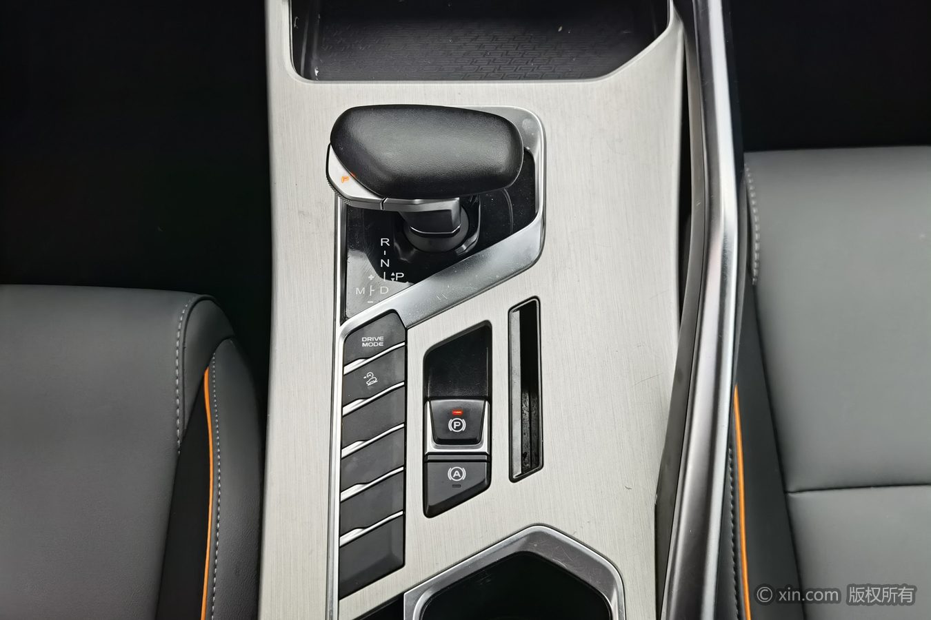 GEELY Coolray 2023 car image #14