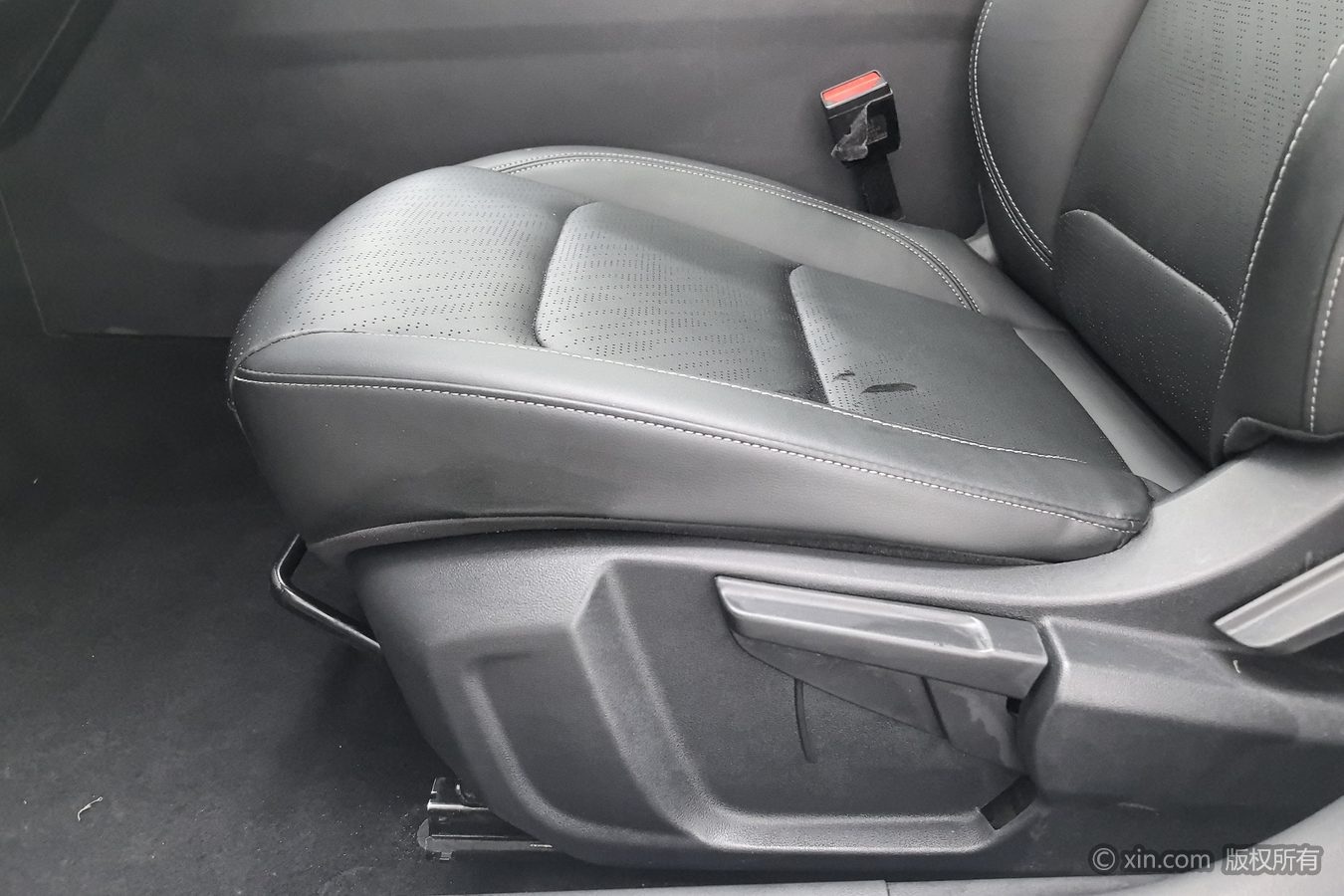 GEELY Emgrand 2023 car image #21