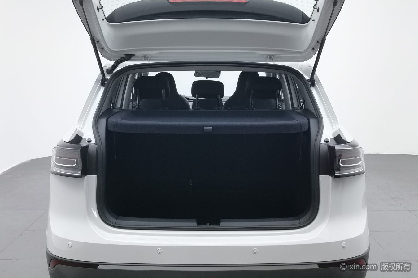 Volkswagen Tharu 2025 car image #17