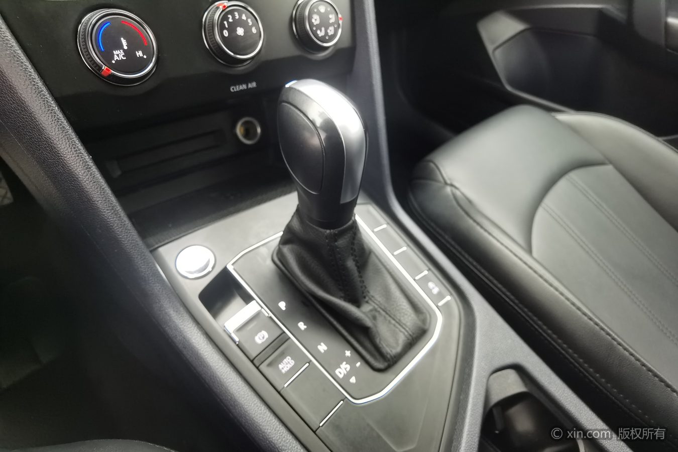 Volkswagen Tharu 2023 car image #14