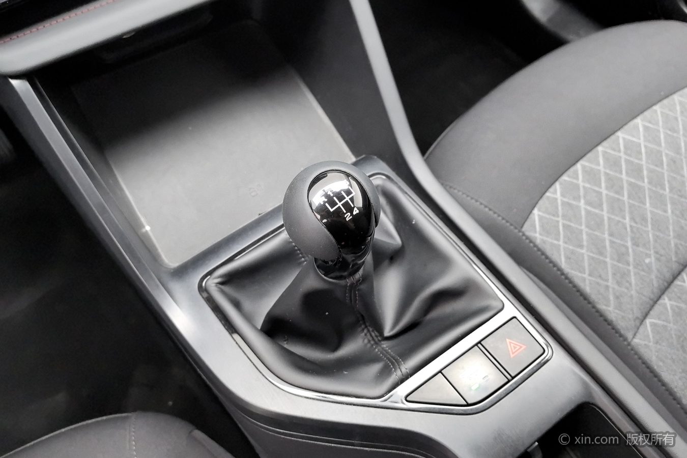 Roewe i5 2025 #14 Roewe i5 2025 imagem de carro #14