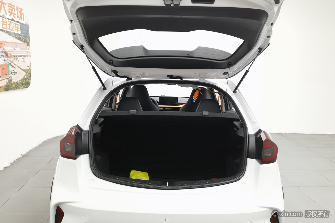 Livan X3 PRO 2023 #17 Livan X3 PRO 2023 car image #17