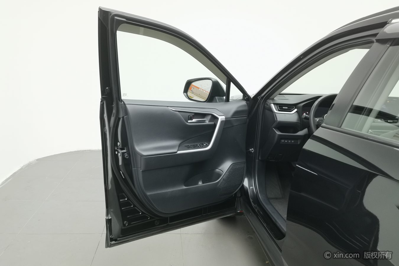 Toyota RAV4 2023 immagine di auto #8