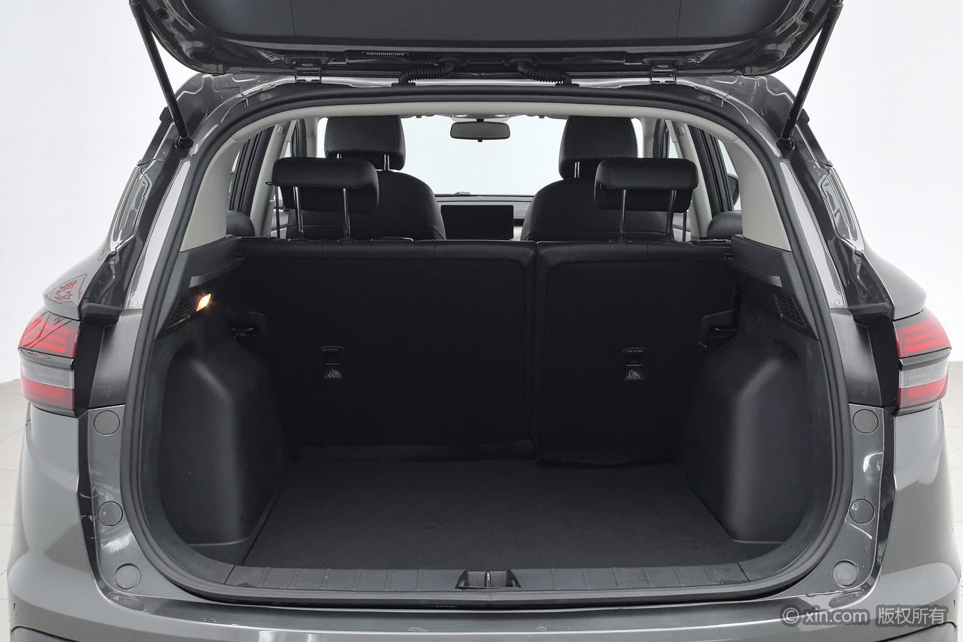 GEELY Coolray 2024 car image #17