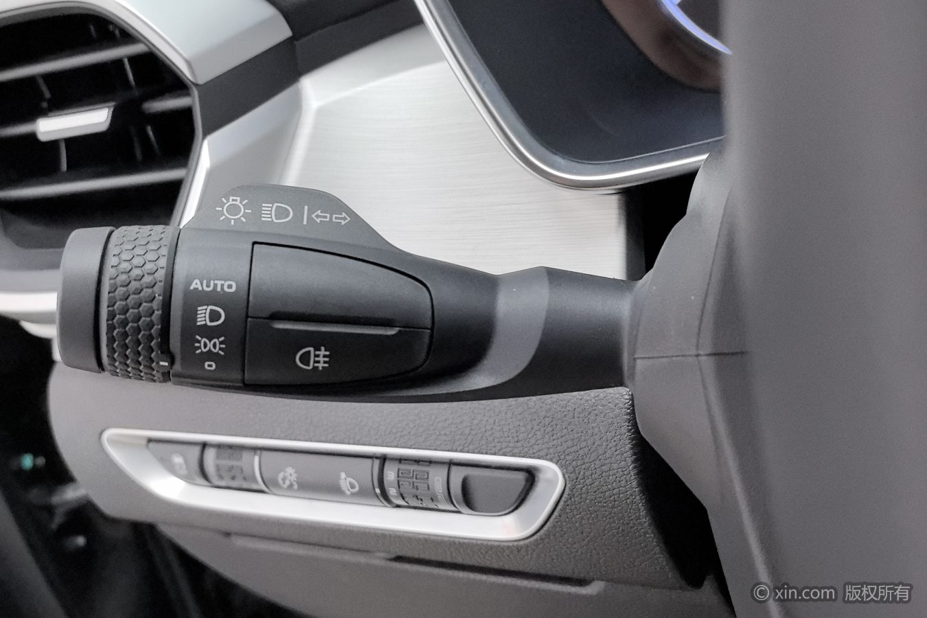 GEELY Coolray 2024 car image #22